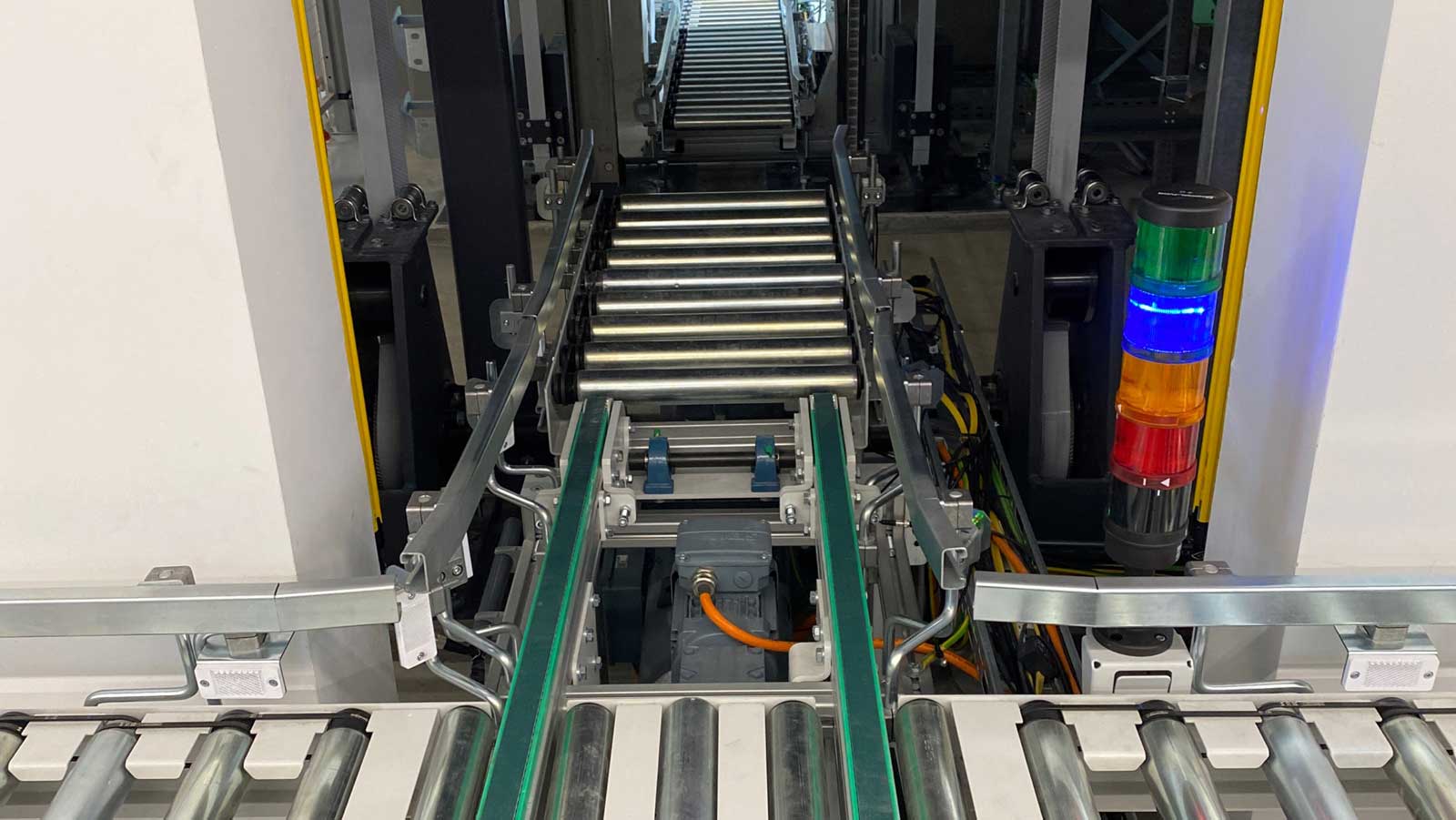 Förderanlage des Automatischen Kleinteilelagers (AKL) bei Lehner Electronics, Fb Industry Automation