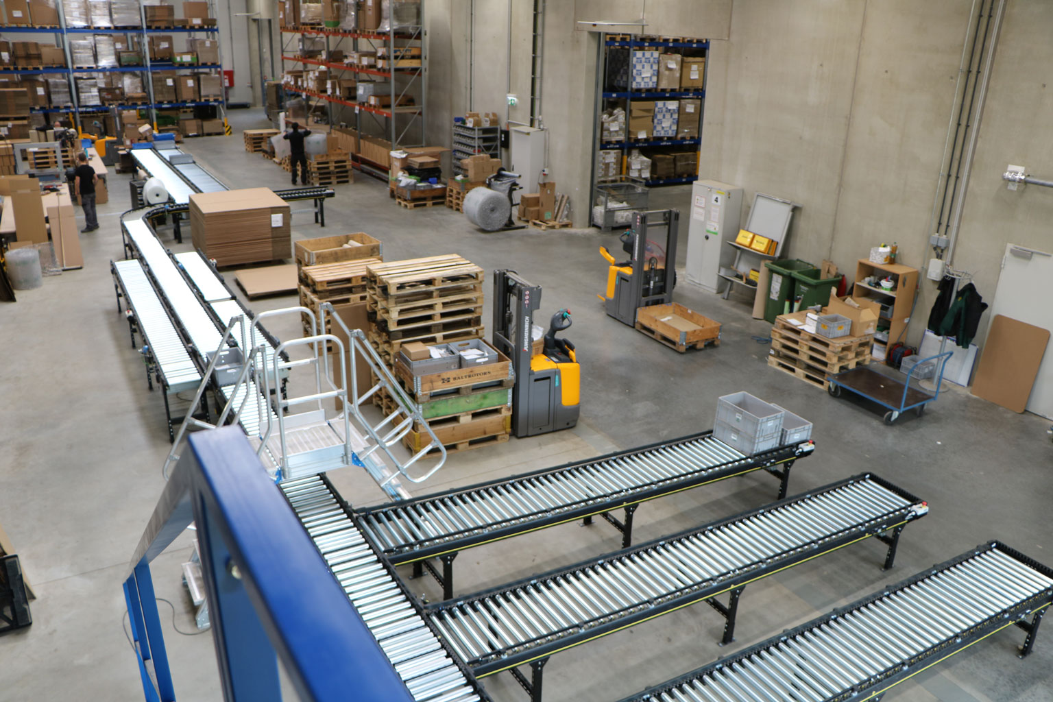 Teilautomatisiertes Kleinteilelager für die Intralogistik bei KWB von Fb Industry Automation