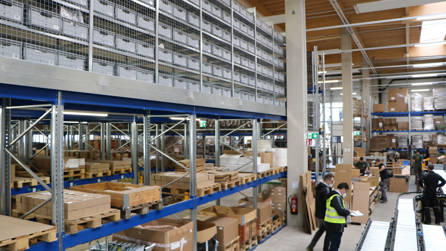 Teilautomatisiertes Kleinteilelager für die Intralogistik bei KWB von Fb Industry Automation