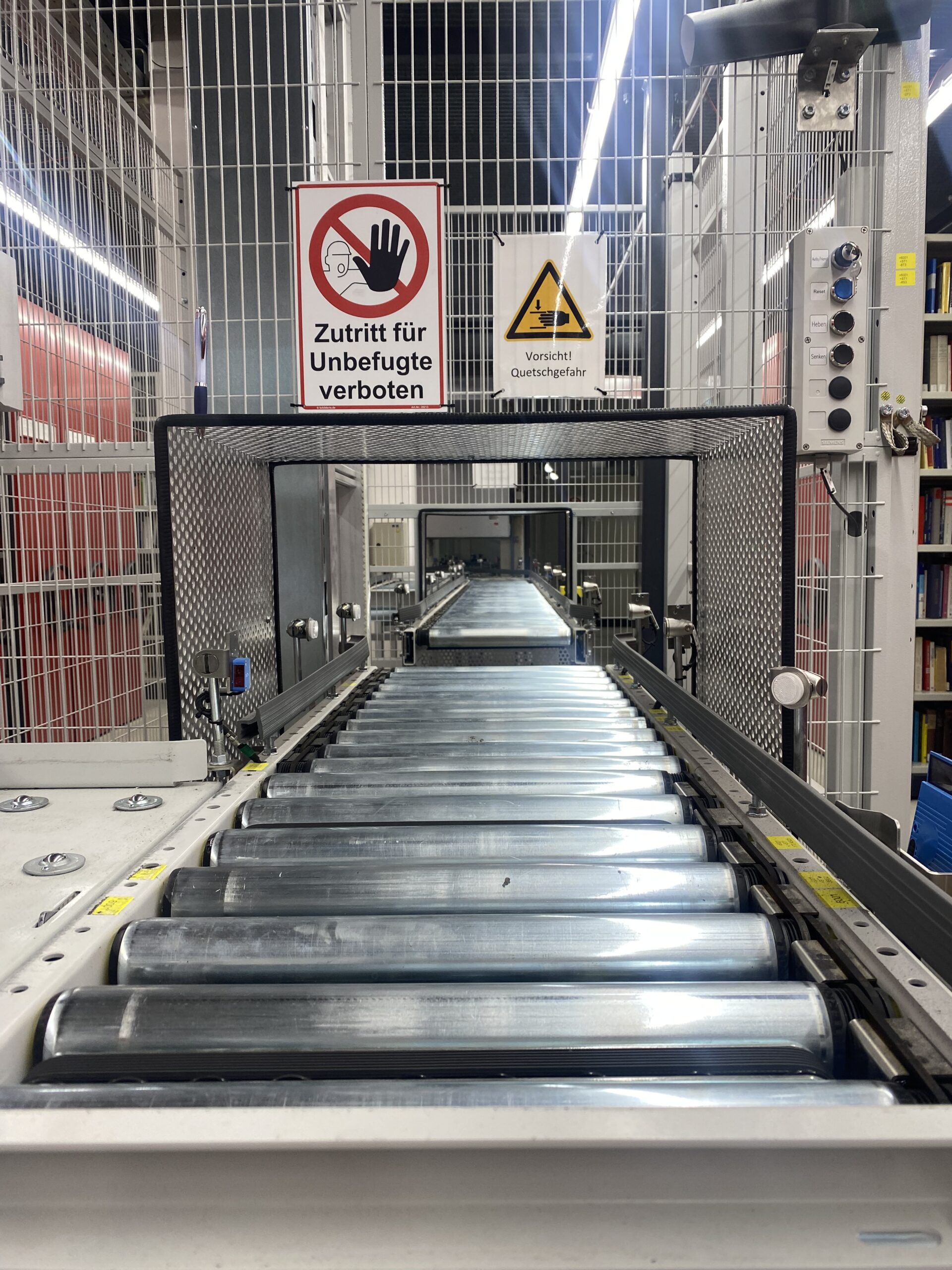 Buchförderanlage der Bibliothek der Universität Graz von Fb Industry Automation