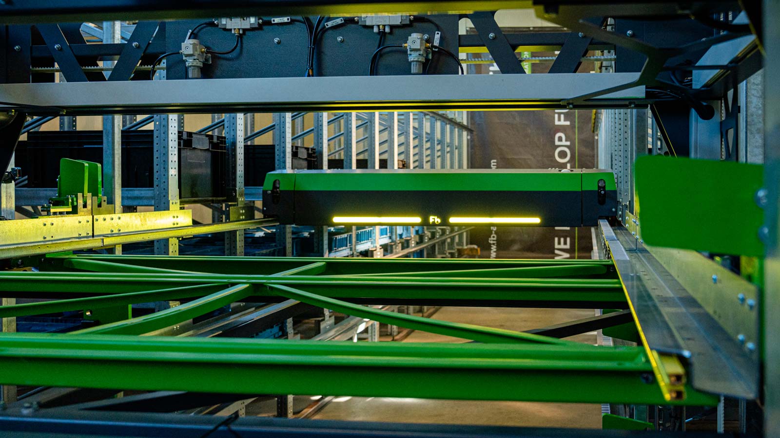 fb-industry-automtion-compact-shuttle-front-view-fb-kompaktlager